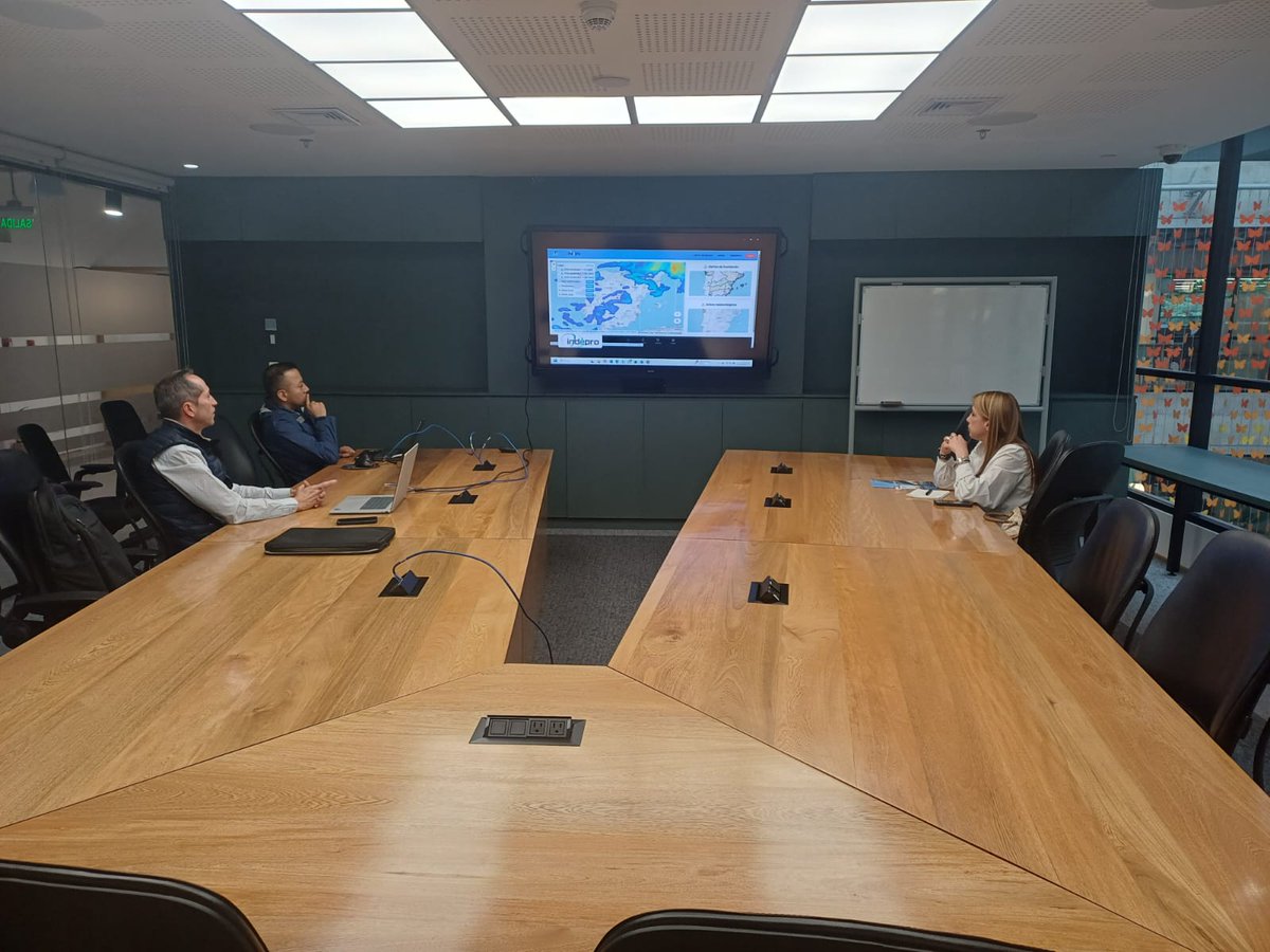 indepro2000's tweet photo. 🌍 Tras los encuentros técnicos en Perú, @Indepro continuó su misión comercial en Colombia (10-15 nov. 2025), apoyada por ICECYL.

Se intercambiaron experiencias en gestión del riesgo de inundaciones y resiliencia urbana con instituciones como IDIGER, UNGRD y CAF.

#Inundaciones https://t.co/4tbOhZEyUk