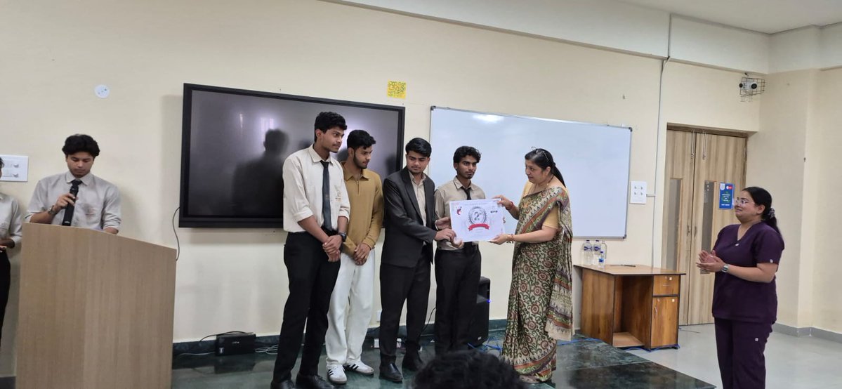 The faculty members( Dr Bhavna Sharma)and students( Nidhi Prasad and Sanjana Soren)of Usha Martin University proudly represented the institute at the Second International Conference on Future-Ready Hospitals: Strategic Adoption of Industry 4.0 Technology held at Indian Institute