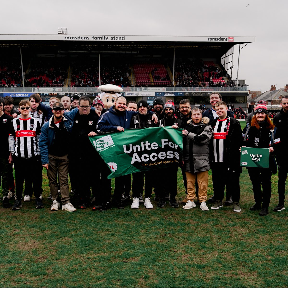 officialgtfc's tweet photo. 📺 Sign language on the big screen
🏳️ Disabled flag bearers
👏 Disability teams half-time parade

We were proud to support the Unite For Access campaign at Blundell Park on Saturday.

#GTFC