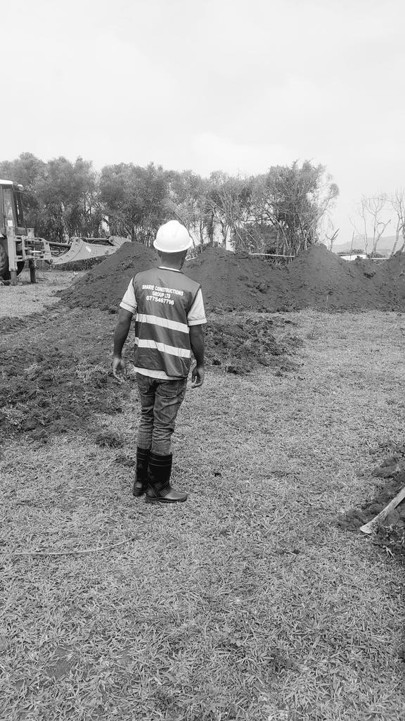 ShariConsGrpLtd's tweet photo. After leveling, we did set out for our new residential structure in areas of Western Uganda. Work at the foundation building currently. Reach out to us 0775467796 for such services. 
#Sharie_Constructions_Group_Ltd https://t.co/Hzsi65oSvk