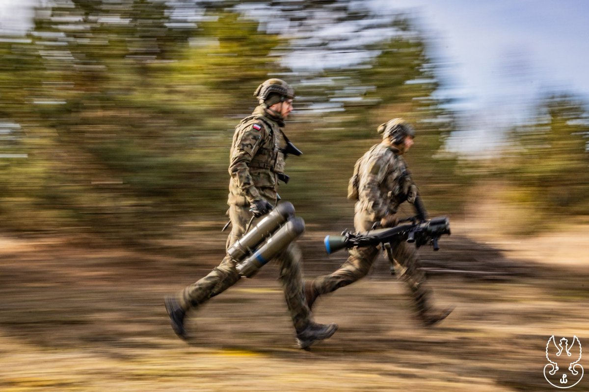 terytorialsi's tweet photo. Nowi operatorzy granatników Carl Gustaf w szeregach WOT 💪🇵🇱
Szkolenie pozwoliło Terytorialsom doskonalić umiejętności na symulatorach i w warunkach zbliżonych do realnego pola walki.
#WOT #CarlGustaf #CSWOT https://t.co/VvDdng4shP