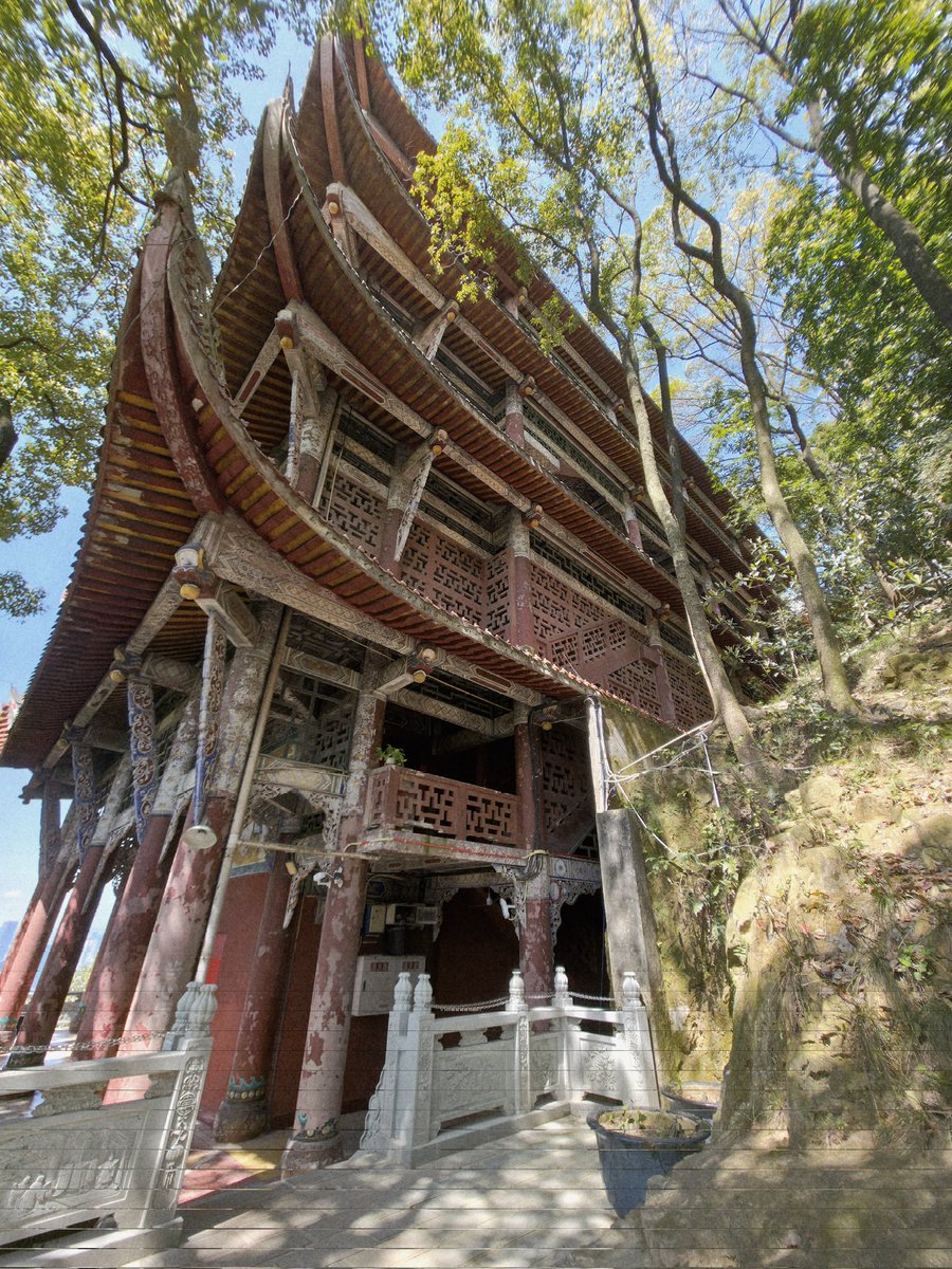 panfeng0926's tweet photo. Laojundong Taoist Temple, located in Nan 'an District of Chongqing, is a very famous religious place in Chongqing. It overlooks the city of Chongqing and is also a destination for photographers.  At the same time, it is also a punching place for many foreign travelers. https://t.co/BJCeJtkOKf