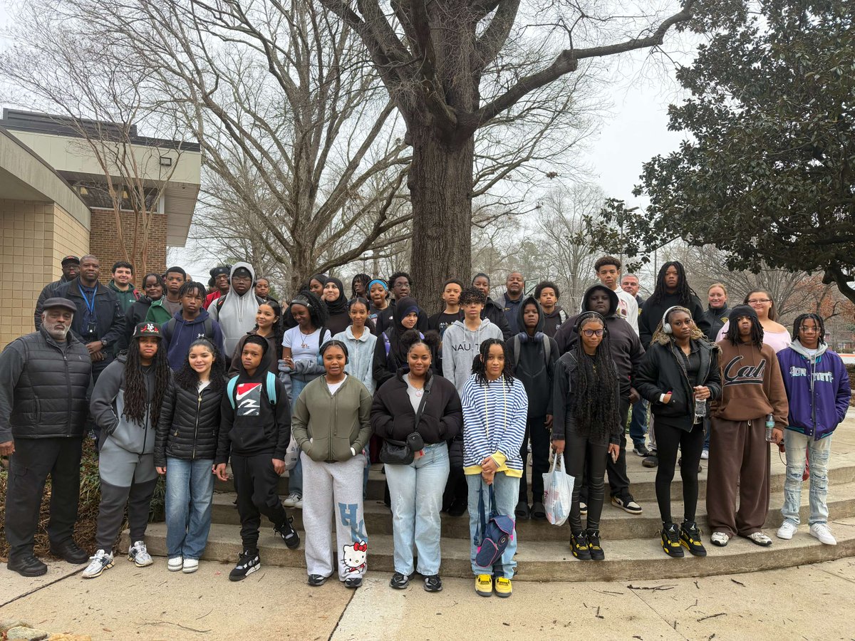 raleighpolice's tweet photo. Recently, we were able to give Raleigh teens their first NBA experience through a partnership with @raleighparks &amp; @hornets.

Units from our Community Engagement Division chaperoned the trip &amp; spent the day cheering alongside the teens as the Hornets won!🏀 https://t.co/8y3EvLm20U