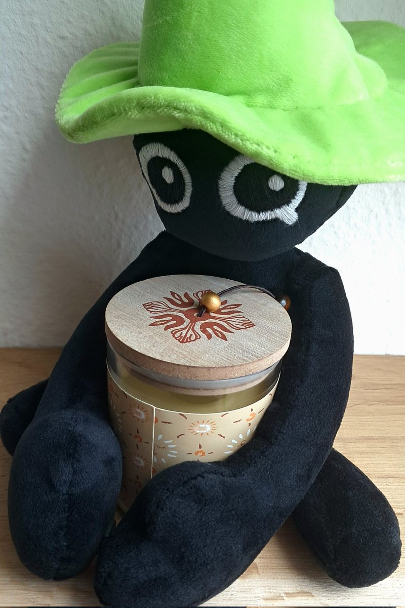 gubong146's tweet photo. I really hope this reaches the Inscryption fans cuz I made a little lonely wizard! 💚 (He can hug stuff.. What more could you want)
#Inscryption #Lonelywizard #sewing #plushie https://t.co/jpSmbsoVnl