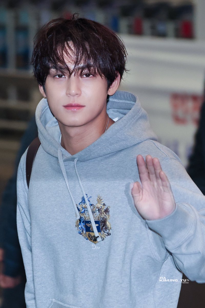 260311 ICN 출국 

조심히 잘 갔다와🖤

#민규 #세븐틴 
#ミンギュ　#金珉奎
#SEVENTEEN #MINGYU