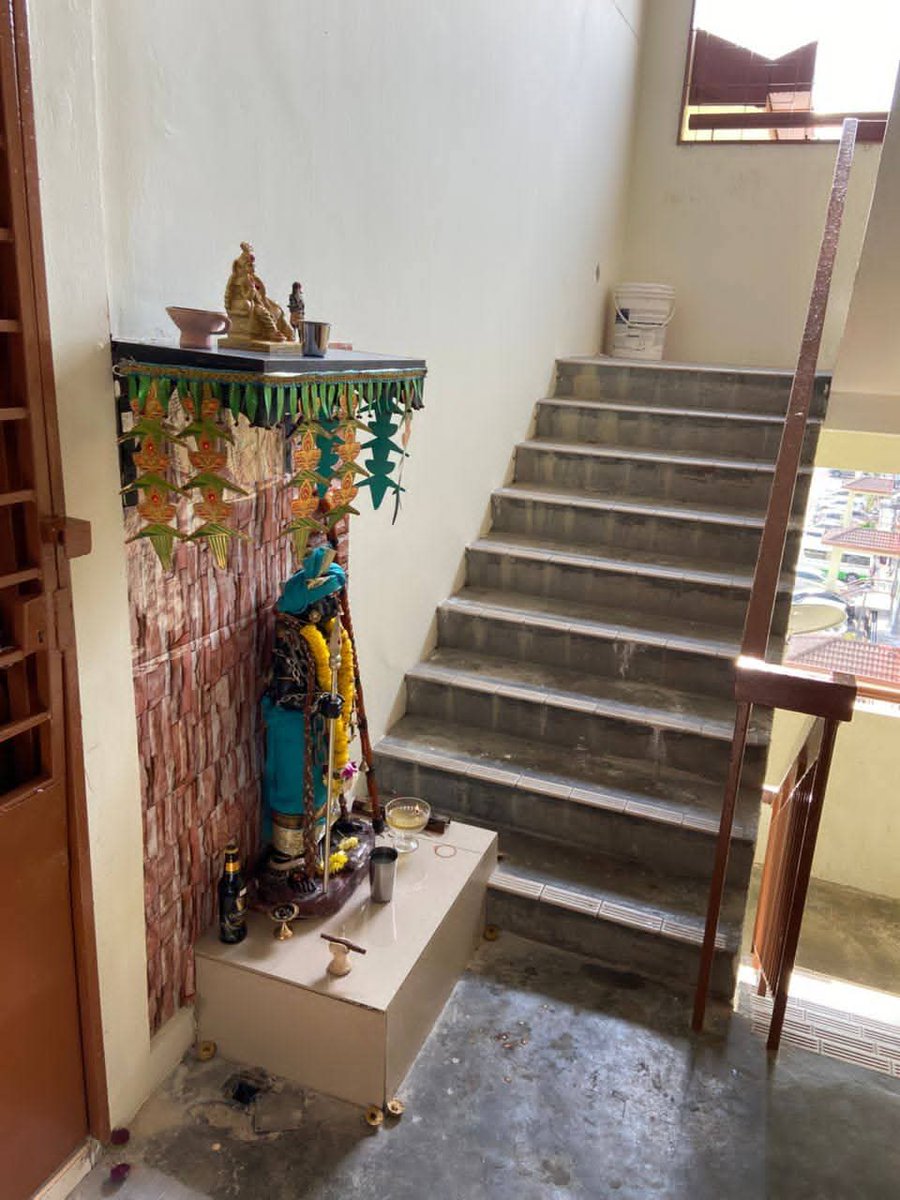 update11111's tweet photo. Lokasi: Apartment Desa Tanjung Puchong

Sebab itu kalau betul nak bercakap tentang keharmonian masyarakat,mulakan dulu dengan menghormati ruang bersama dan kemudahan orang lain juga.

keharmonian bermula dari perkara paling dekat seperti  jiran dan persekitaran kita sendiri. https://t.co/OrEaf62txm