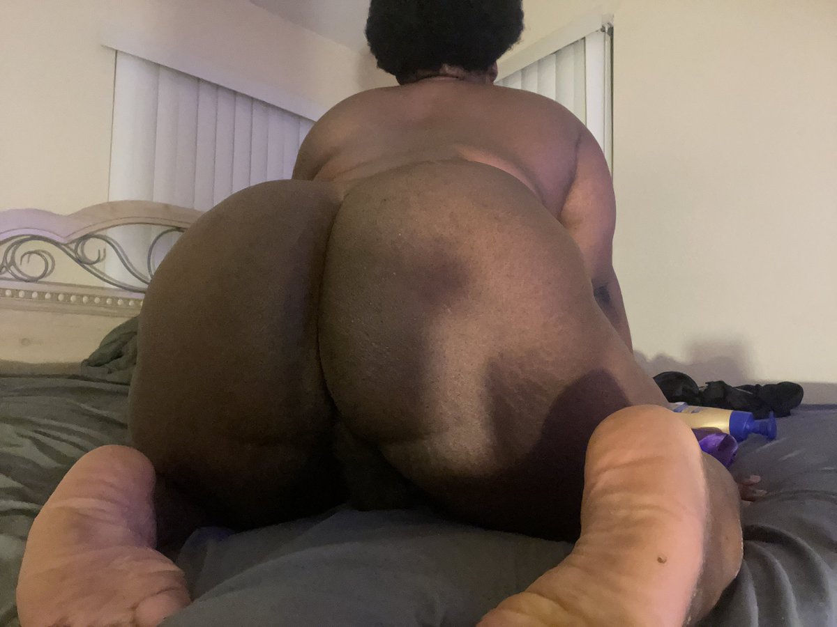 DatAssThoSTL's tweet photo. You want a taste? https://t.co/PoAbiEkfQX