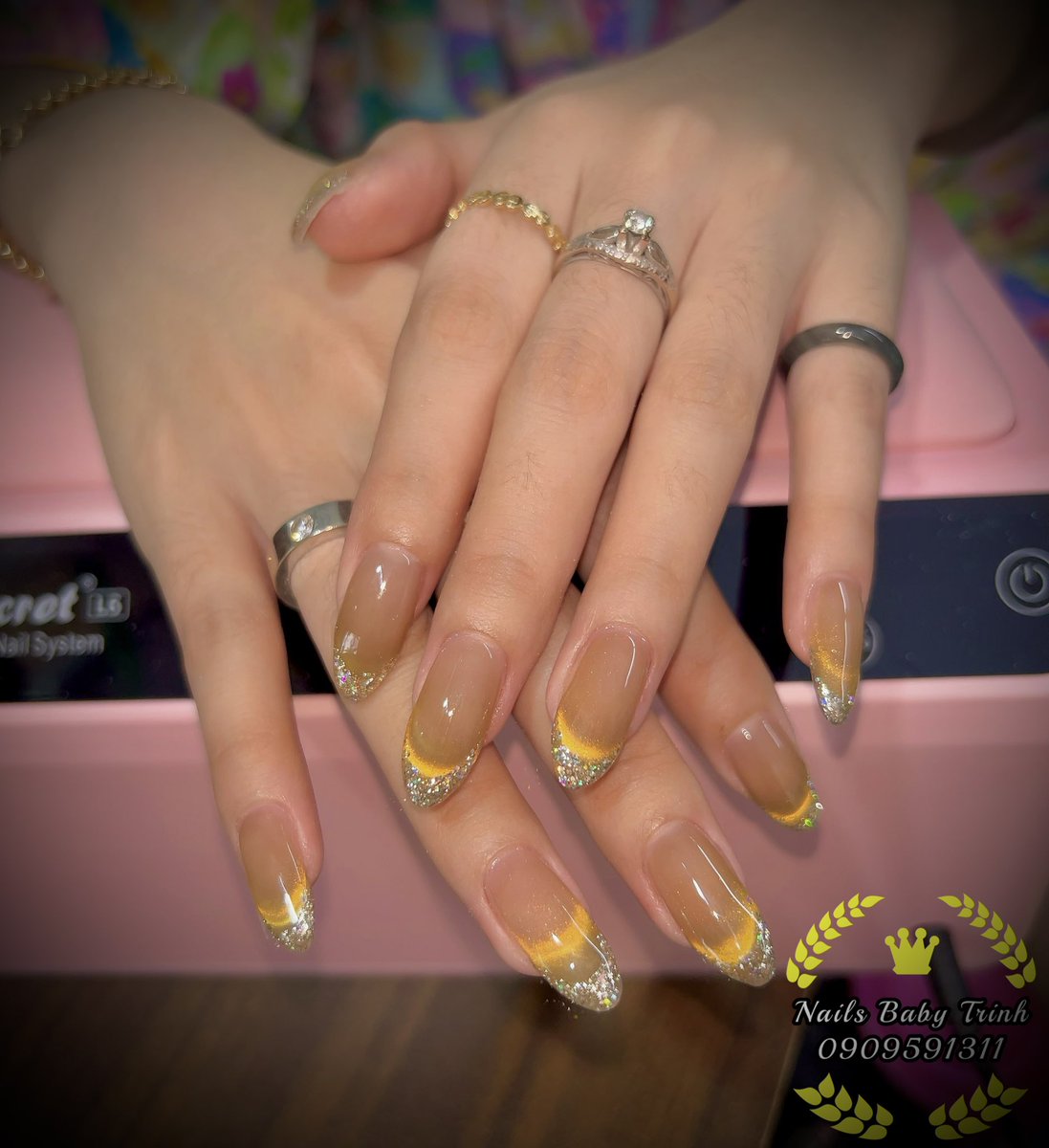 BabyTrinh5's tweet photo. My nails 💅#FiebreDeBaileCHV #nailpolish #FiebreDeBaileCHV #BTSxGQMagazine #BoricElErrorDeChile #ساعه_استجابه #nailart #مصطفي_شعبان https://t.co/1EK2tEkv5P