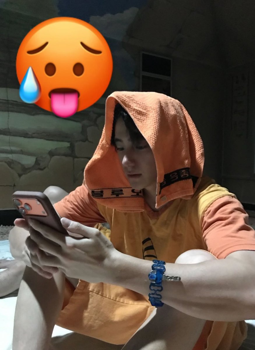 파란색 열쇠 받은 거 남자같고 섹시하다
요즘 이정도 억빠할만큼 상태 안 좋앗은데 방금 좋아짐