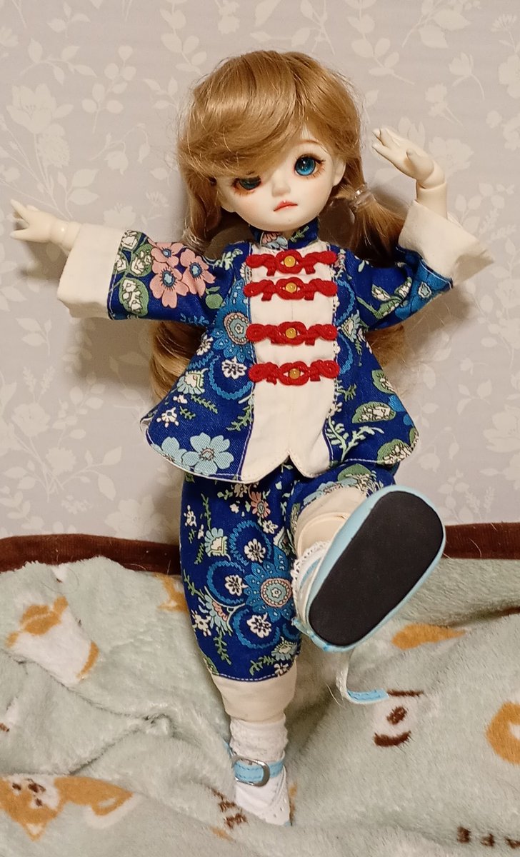 tom2310doll's tweet photo. 花粉とめまいで、ダメダメなオーナーに活を入れるリズ‥
ドールさんは花粉症なくて良いね‥ううっ
#GemofDoll #yoly https://t.co/r1yEJB0Ek6