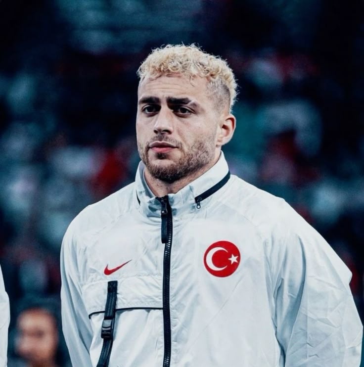 kiyashaber066's tweet photo. Barış Alper Yılmaz, yabancıların gündemine oturdu: 

“Birinin futbolu tam olarak FIFA kartındaki gibi oynadığını hiç görmemiştim.” https://t.co/G5K8aQqPrt