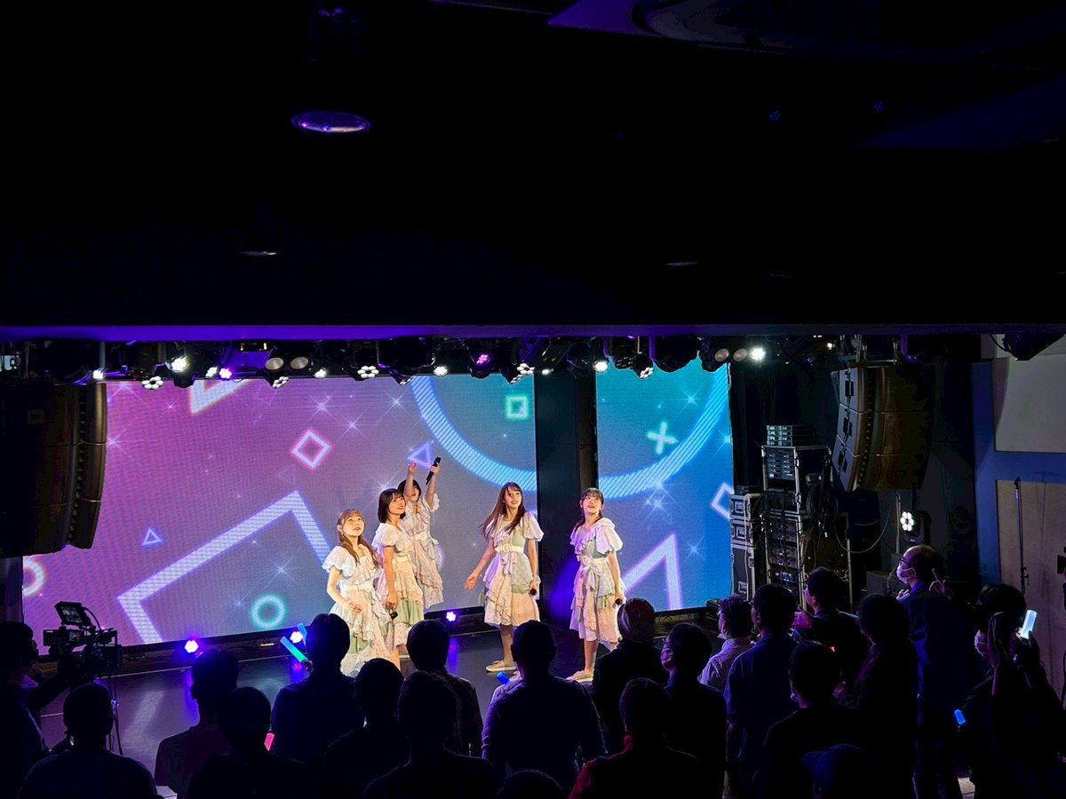 今月の定期公演の特典会では、卒業シーズンということで袴を着ます🌸

可愛い開歌-かいか-のチェキGETしにきてね🌸

オンライン受付はこちら👇
caecaonline.theshop.jp
・〜3/14[土]23:59まで

来場はこちら👇
(t-dv.com/260315caeca)