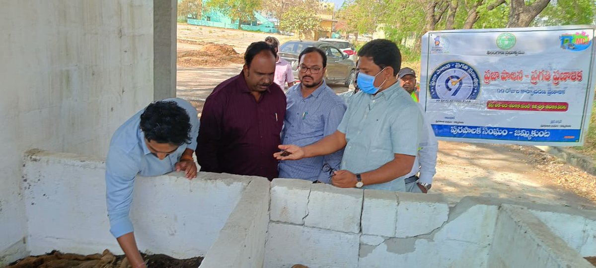 MC_Jammikkunta's tweet photo. As part of 99 days action plan. Special officer visited  composting centre 
@SwachhBharatGov @MoHUA_India 
@tksreedevi @cdmatelangana @TelanganaCMO @RoopaMishra77
@Collector_KNR 
@aclb_knr https://t.co/ke4yXeedP3