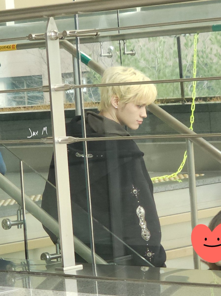 jay_m_sunlight's tweet photo. 20260311 쇼챔
등장부터 너무나 잘생김🫅

#jaychang https://t.co/9ioQ5u5DHa