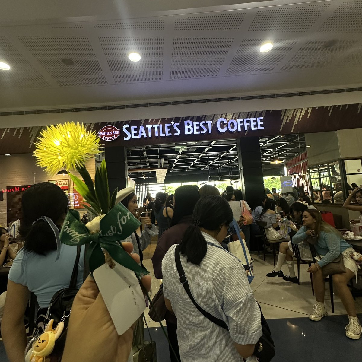 1015cartzz's tweet photo. late post but tysm to everyone who made this event possible!! 🤍 i hope beomgyu knows how much filo moas love him 🥹 #SoundtrackOfOurSpring @304weekendclub https://t.co/3hYler1eOJ