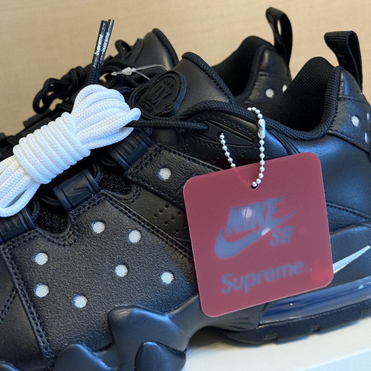 Dai_snkr's tweet photo. 着弾🔥履き倒す🔥

Supreme × Nike SB Air Max 2 CB 94 Low SP "Black" https://t.co/BdIIMmakLO
