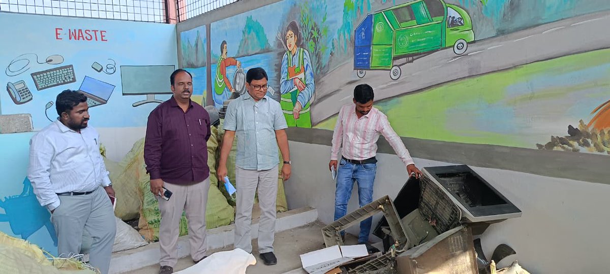 MC_Jammikkunta's tweet photo. As part of 99 days action plan. Special officer visited the DRCC centre 
@SwachhBharatGov @MoHUA_India 
@tksreedevi @cdmatelangana @TelanganaCMO @RoopaMishra77
@Collector_KNR 
@aclb_knr https://t.co/X40qxCghNb