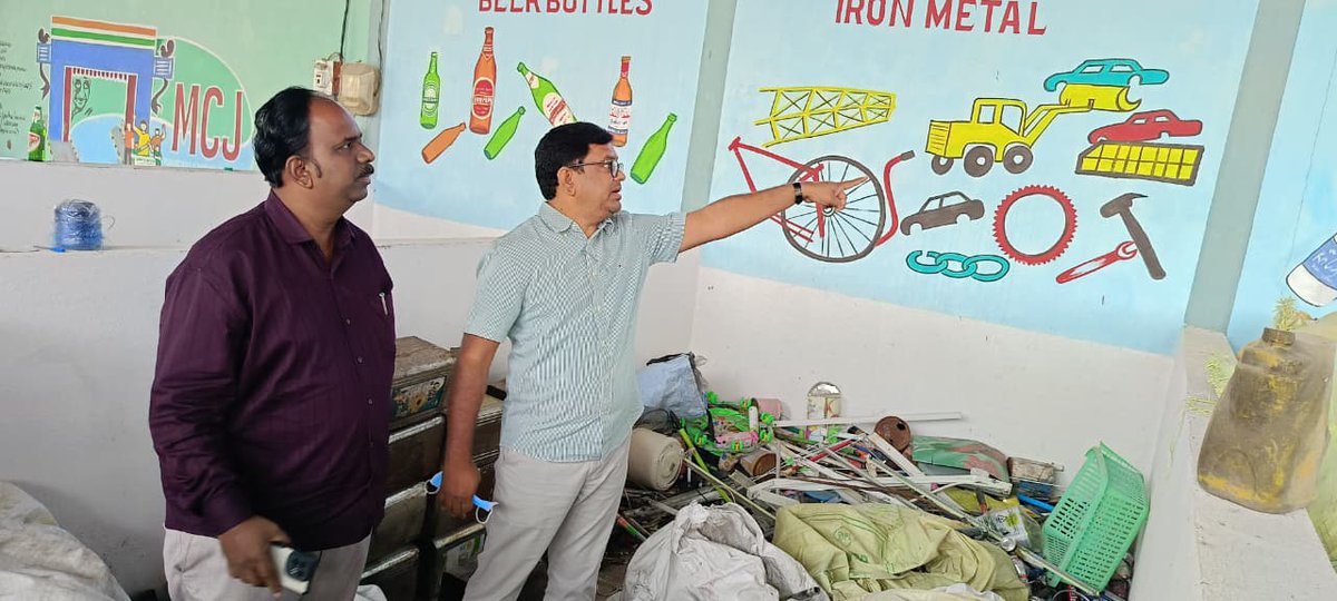 MC_Jammikkunta's tweet photo. As part of 99 days action plan. Special officer visited the DRCC centre 
@SwachhBharatGov @MoHUA_India 
@tksreedevi @cdmatelangana @TelanganaCMO @RoopaMishra77
@Collector_KNR 
@aclb_knr https://t.co/X40qxCghNb