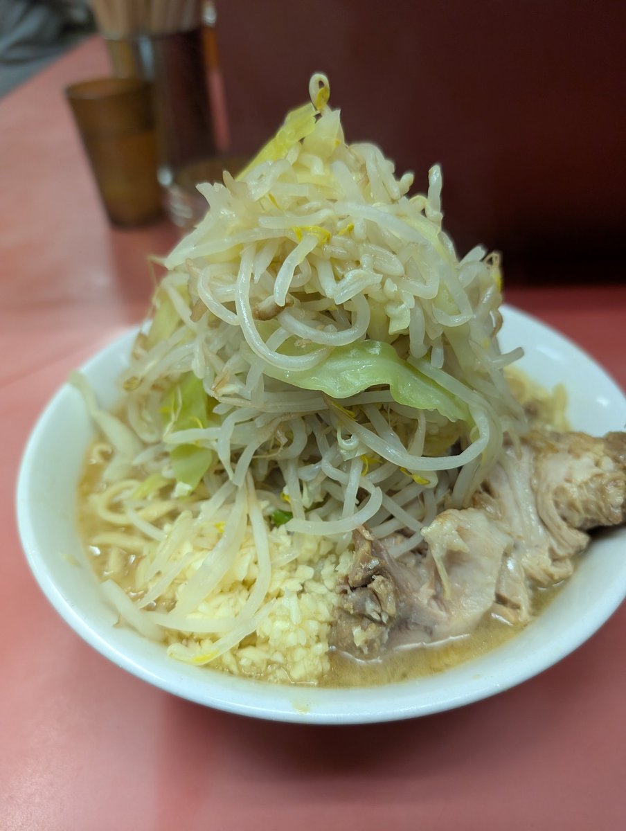 akuatomoya's tweet photo. ひばりが丘二郎行ってきた…
麺ウマ、スープウマ、肉ウマでもう一度いきたくなる旨さだった
久しぶりのコールだったから緊張したけど
今度はたまごと野菜足して食べたい https://t.co/nU796pIp1a