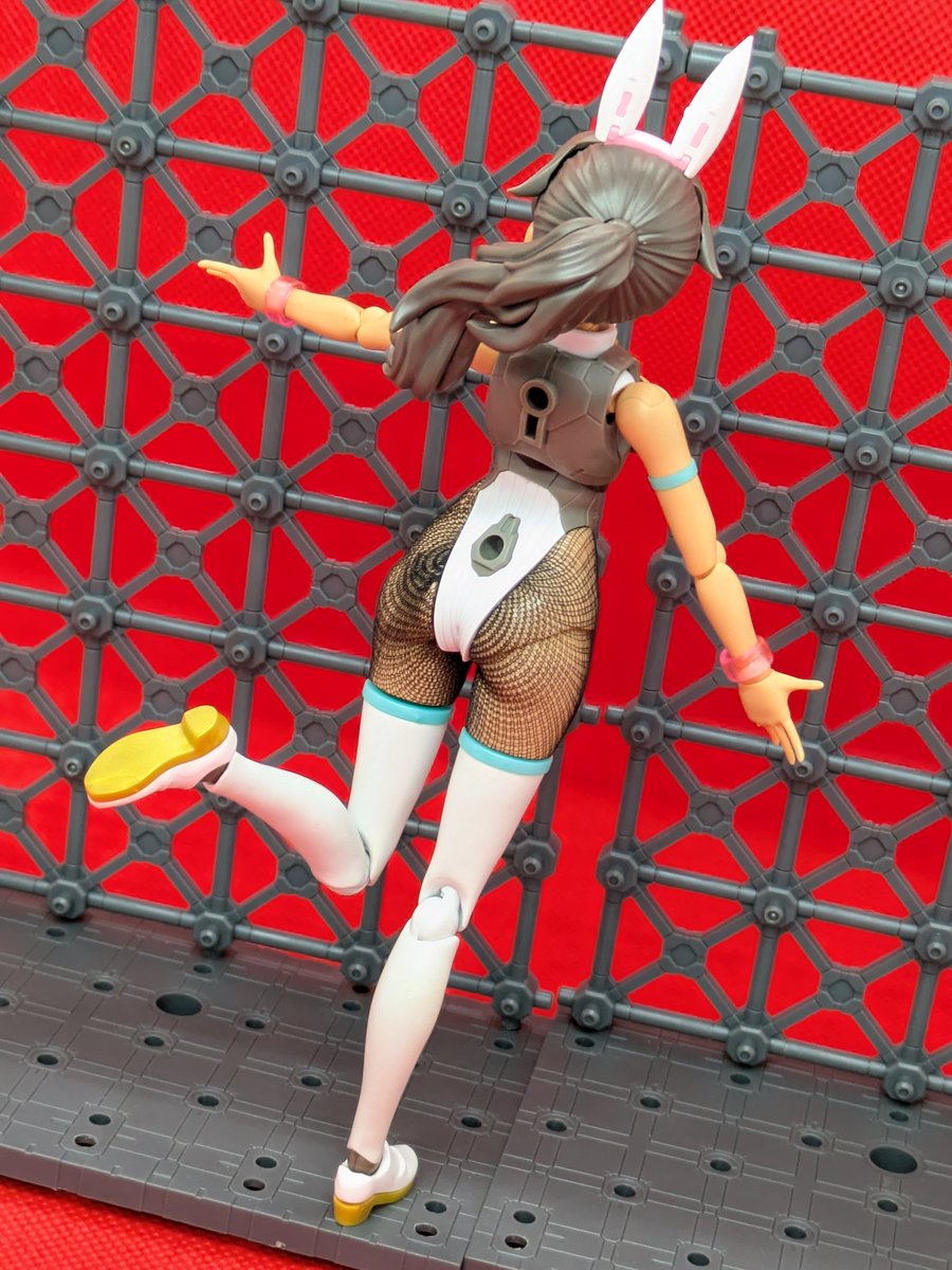 ルルチェの社交場・体験カジノ

「いらっしゃ〜い❤️」
「沢山のお客さん嬉しいの〜💕」
「カジノ体験を楽しんでってねー😊」

※胸元はシャニマスコラボのパーツとシール、足は100均で恥を忍んで買ったストッキングを使っています😁

#第3回30MS選抜オーディション