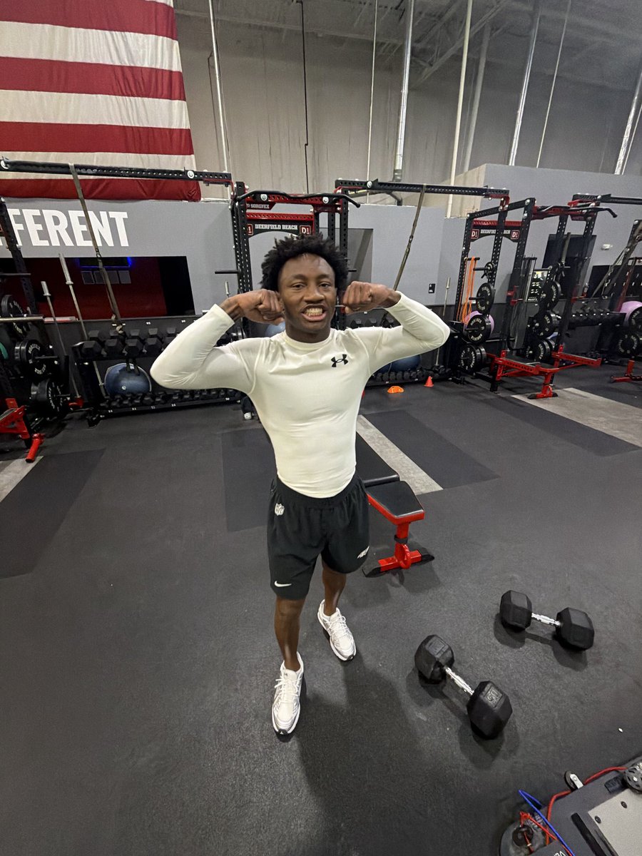 zay flowers tweet media