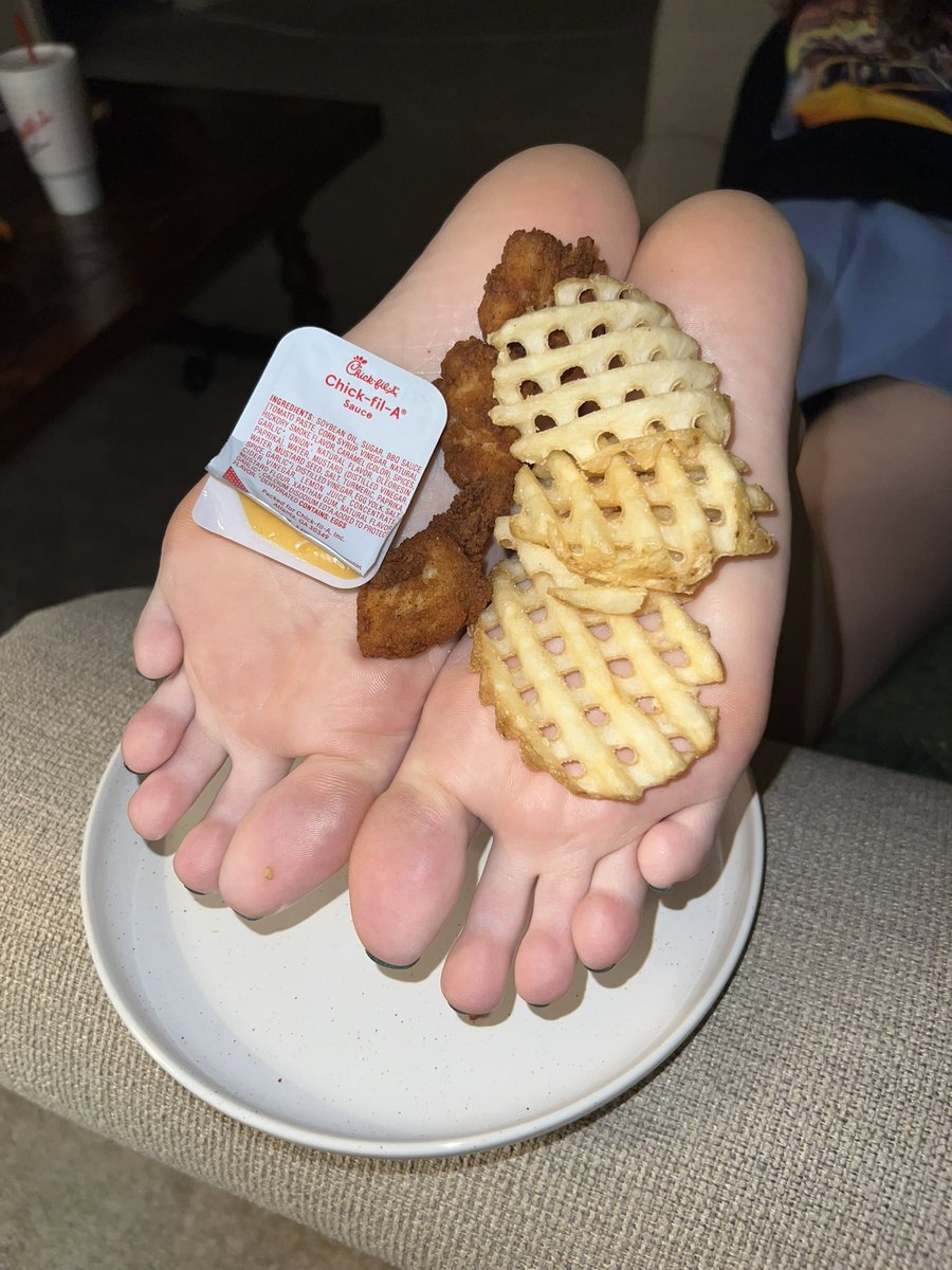 unfeetgettable tweet media