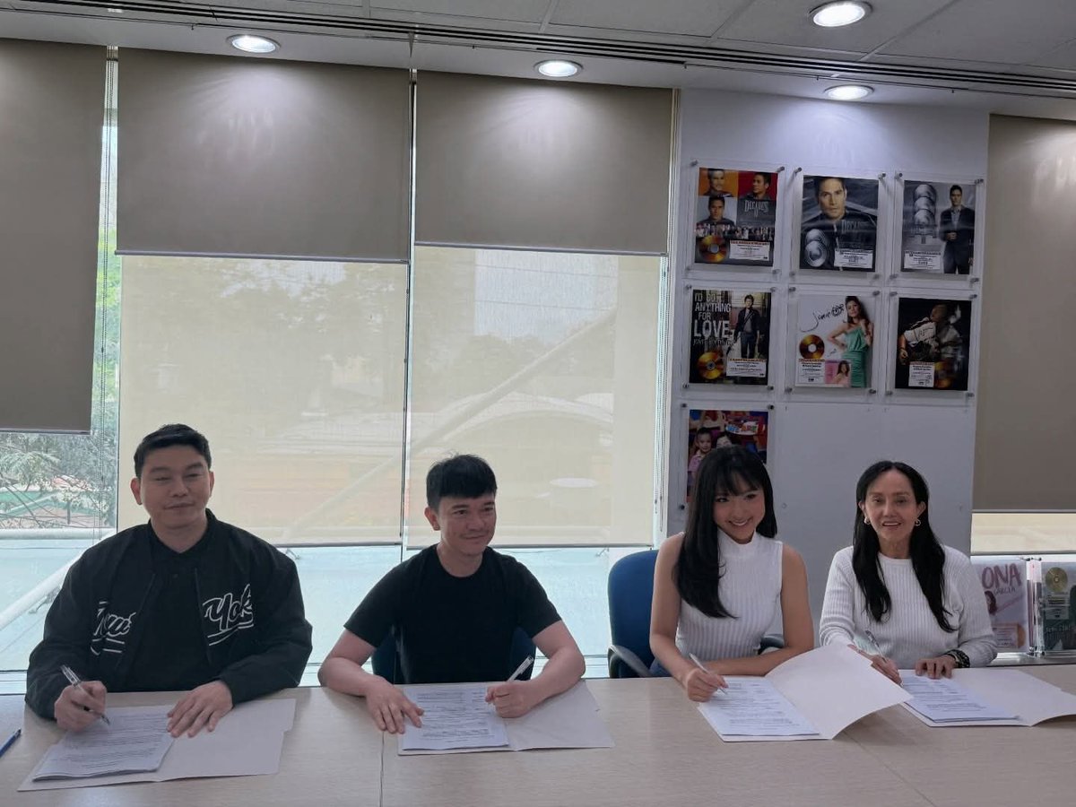 mokugekishanews's tweet photo. Rai is now under StarPop, a Star Music-affiliated music label partnered with One Ivy production house. It is after the solo idol signed a contract with them today (March 11).
(PHOTOS: RAI/FACEBOOK)
#LocalIdol
#Rai
@__raire https://t.co/44yui9E52q