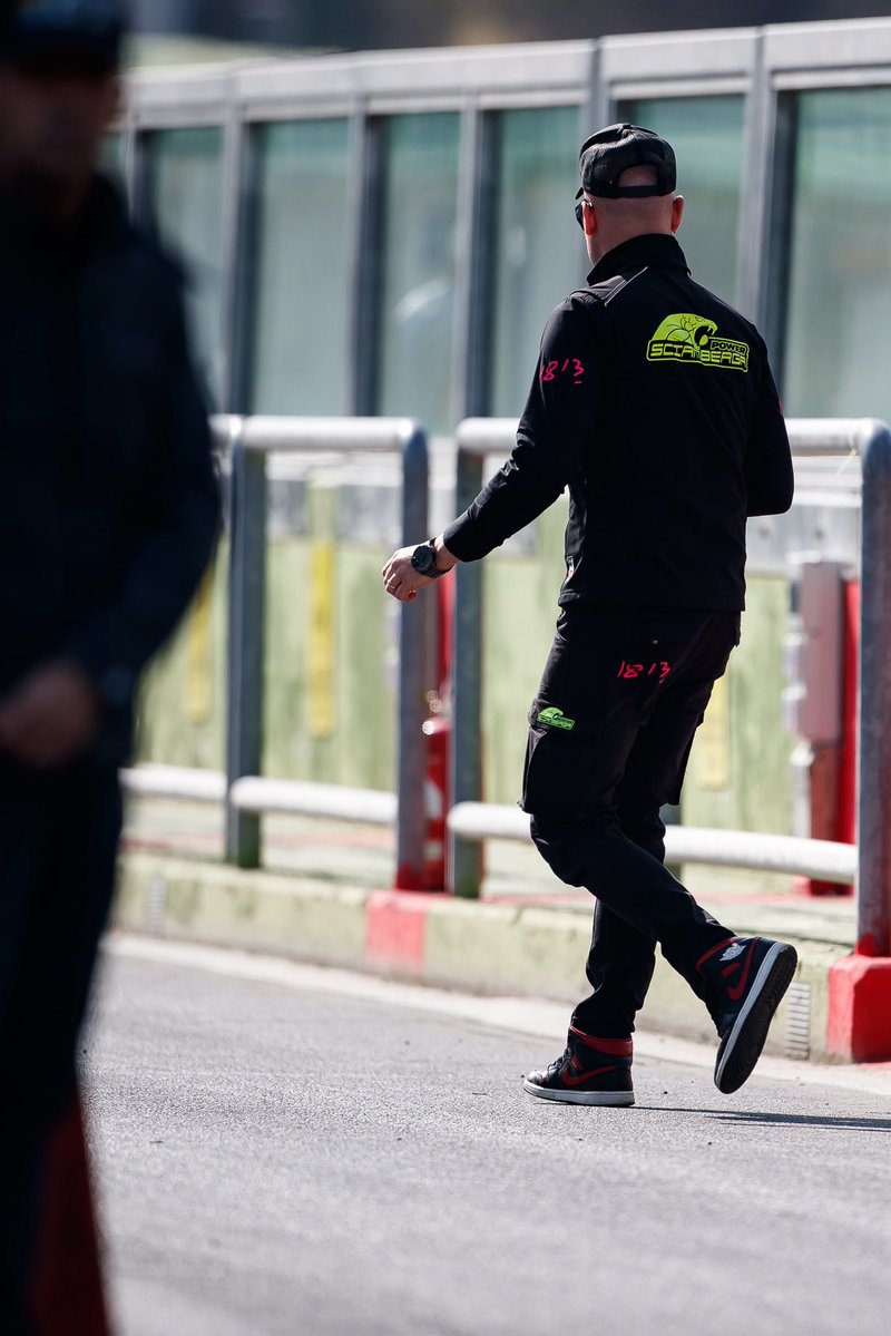 Mi chiamano “l’onnipresente”👀
Forse perché quando c’è da raccontare…io impeccabilmente ci sono sempre!
__________________________________
#Sciambergapower P.Iva 14676731004