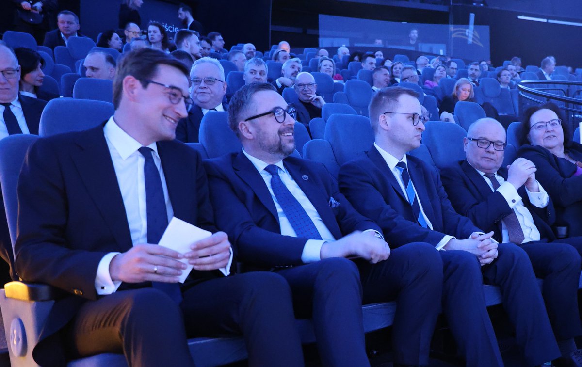 Łukasiewicz tweet media