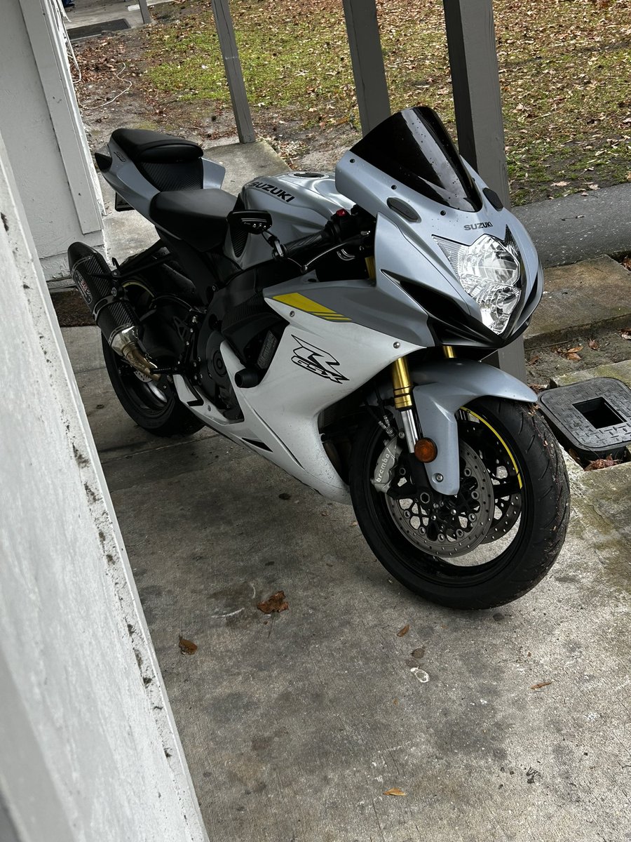 PhaseValk's tweet photo. I GOT A GIXXER
#suzuki https://t.co/lKk8XFzIY2