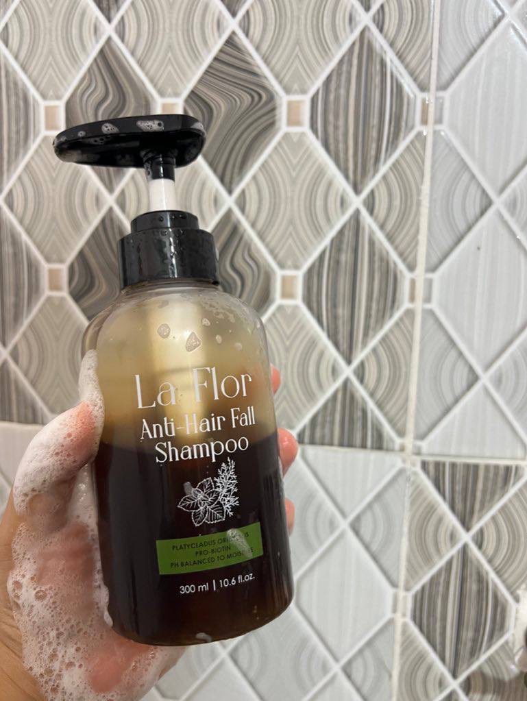 yanaazmill's tweet photo. YESSSS I DAH BELI 5 BOTTLES FROM THIS BRAND. Pakai seminggu dua terus nampak beza dengan sebelum ni. At this point, selsun blue no longer berkesan dengan i 🤏🏻🥹

https://t.co/OO9sUGIwje https://t.co/S3BYTI9MDd