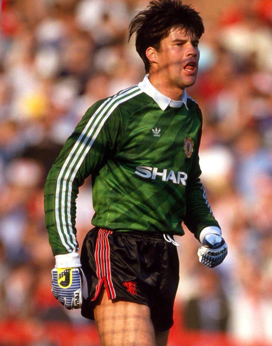 One Norman Whiteside tweet media