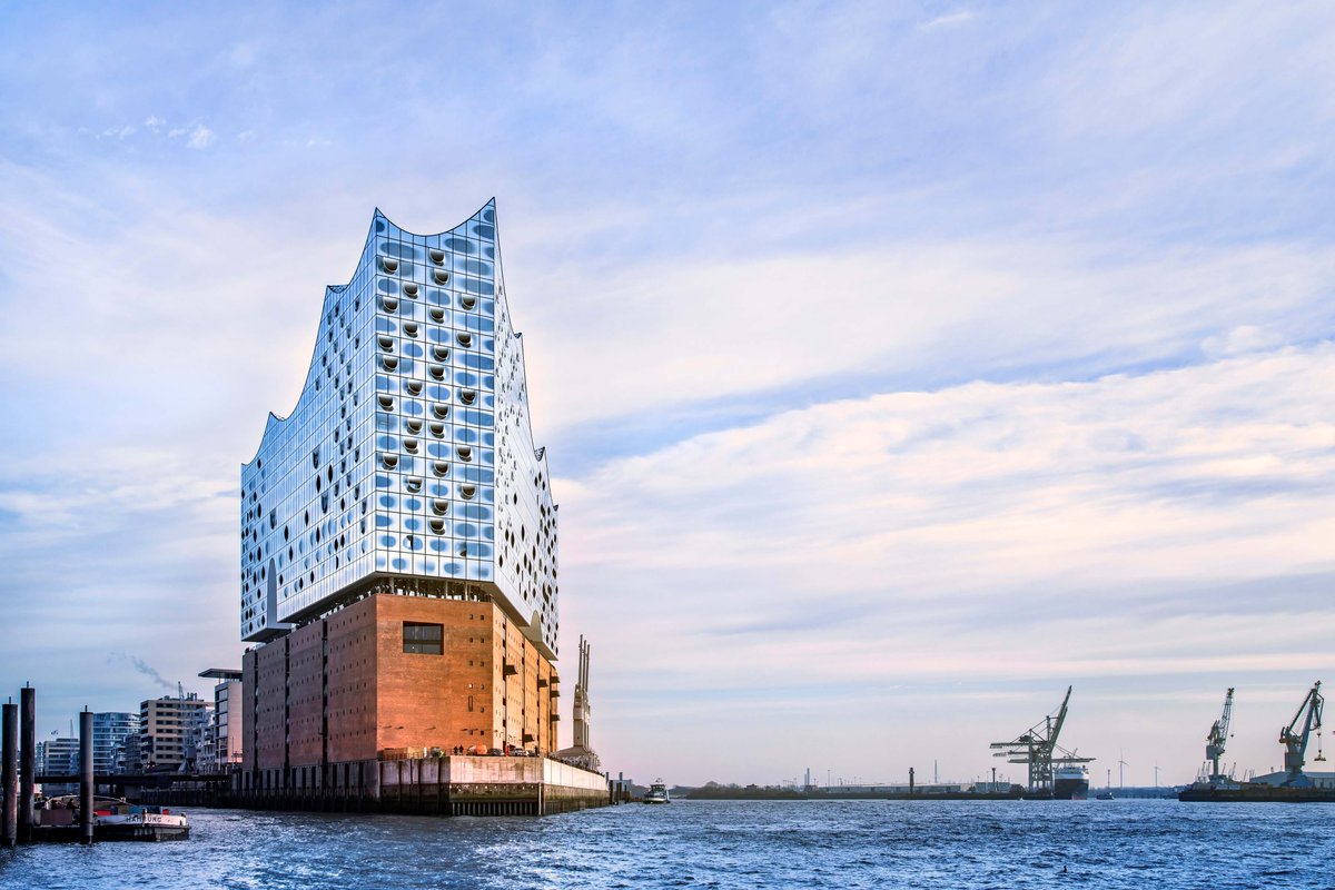 Martinů coming soon to Hamburg!
martinufestival.cz/koncert/prolog…