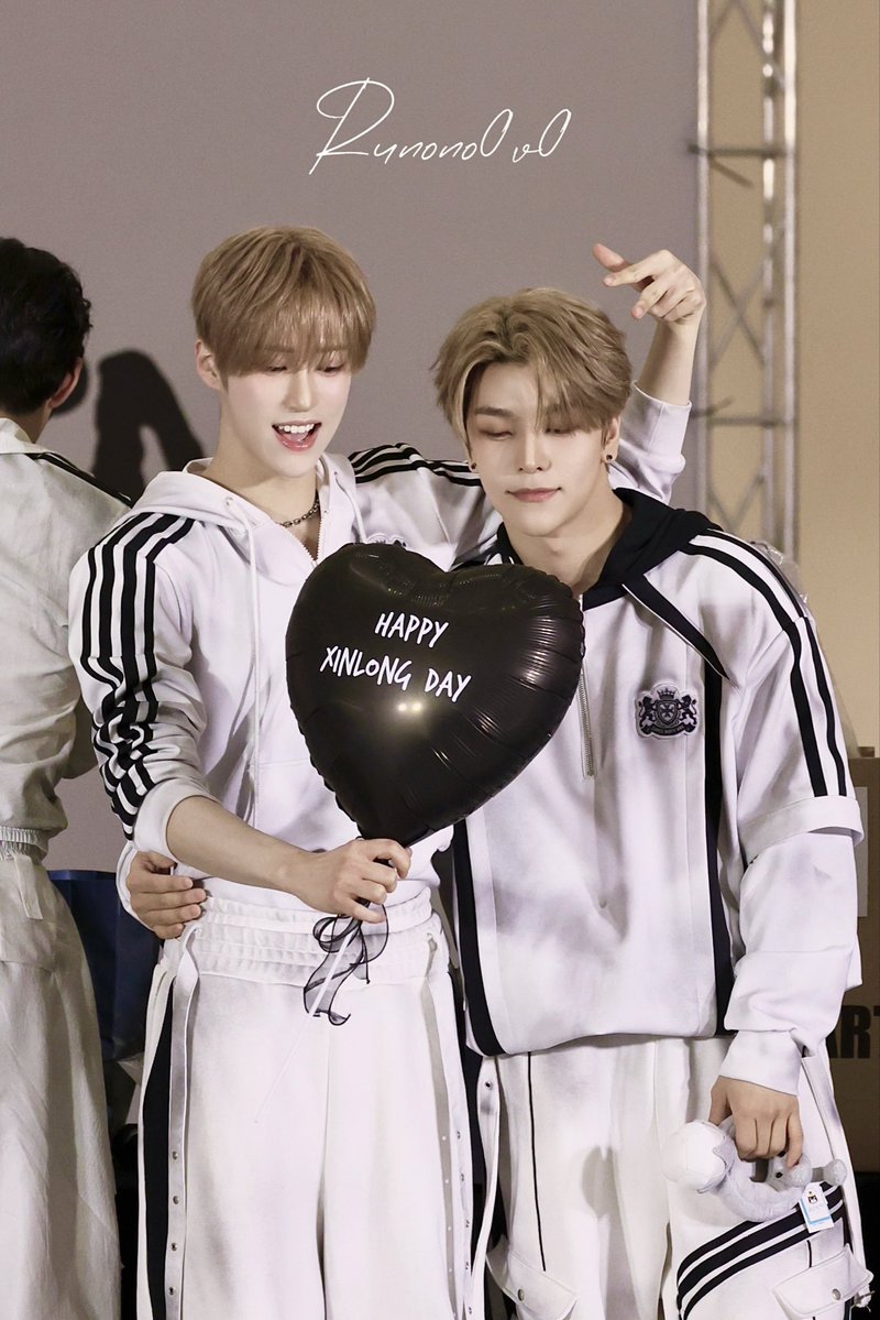 Runono﹥﹤ tweet media