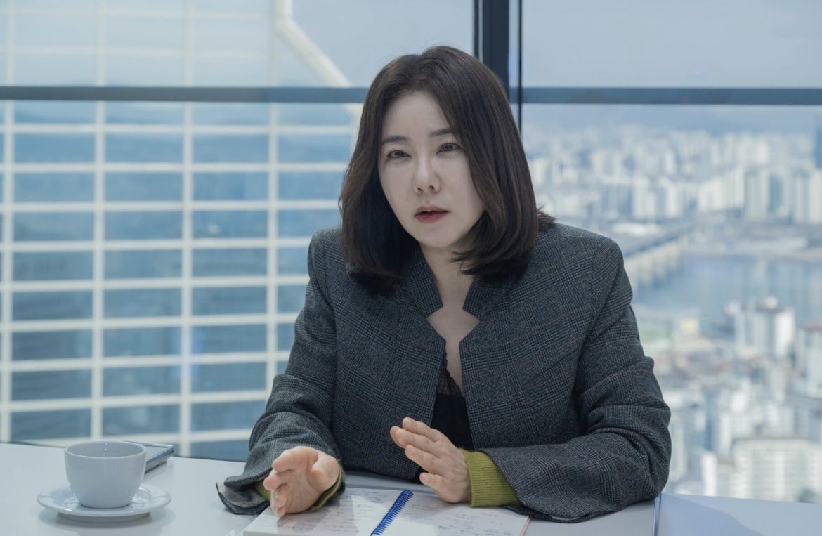 ไปลองอ่านเต็มๆมาแล้วน่าสนใจอ่ะ😬 คือสำนักงานกฎหมาย Yulchon ที่แทมินใช้บริการ เขาเปิดตัว “ทีม Media &amp; Entertainment“ แบบรับทำคดีในวงการบันเทิงโดยเฉพาะ กับเป็นที่ปรึกษาด้านกฎหมายให้พวกคนดังที่เปิดบริษัทเองงี้ 

คิม มุนฮีที่สัมภาษณ์เป็นหัวหน้าทีม ชีบอกด้วยว่าหลายปัญหา