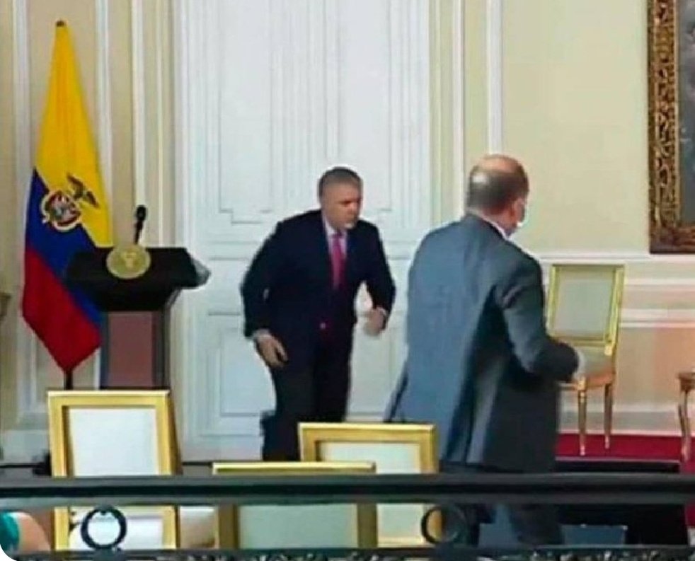 elcostenoese's tweet photo. Yo cuando Miguel Polo Polo haga su primera publicación https://t.co/h9aoVaLLRC