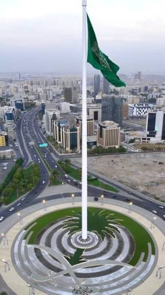 Alnahari200181's tweet photo. #يوم_العَلم
#معبر_النهاري 

لاتصعدي للمجد والعلياء
أنت الشموخ وهامة الجوزاء
قد طأطأ المجد التليد برأسه 
لما سموت بعزة قعساء https://t.co/kQkepwe6Jn