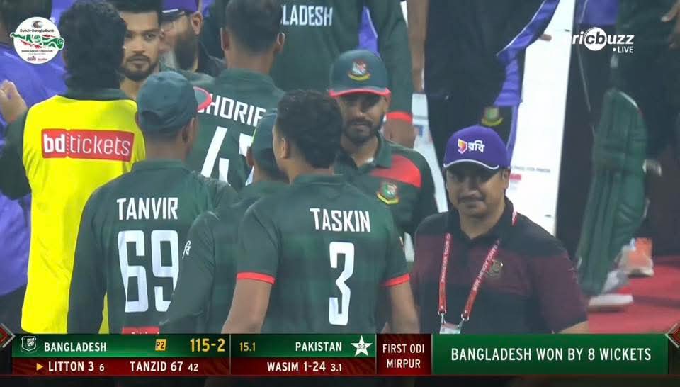 arnuX05's tweet image. Pakistan team under Shaheen Afridi's captaincy are thinking of the global energy crisis, and decided to wrap up the match before sunset. 

At this pace, is Shaheen Afridi collecting the Nobel Peace Prize next year already? 😏

#BangladeshCricket #BanVSPak