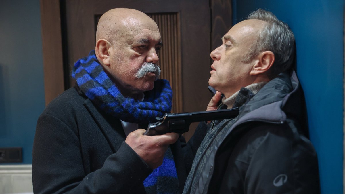 veliahtdizi's tweet photo. Yeni bölüm fotoğraflarımız yayında 📸 

#Veliaht yeni bölümüyle yarın 20.00’de Show TV’de 👑

@ShowTV @farocompany @GoldYapim https://t.co/7LvknqCcZV