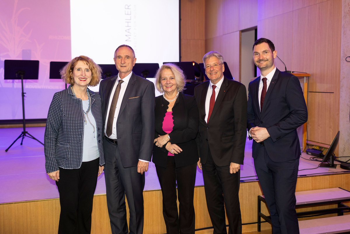 Peter Kaiser tweet media