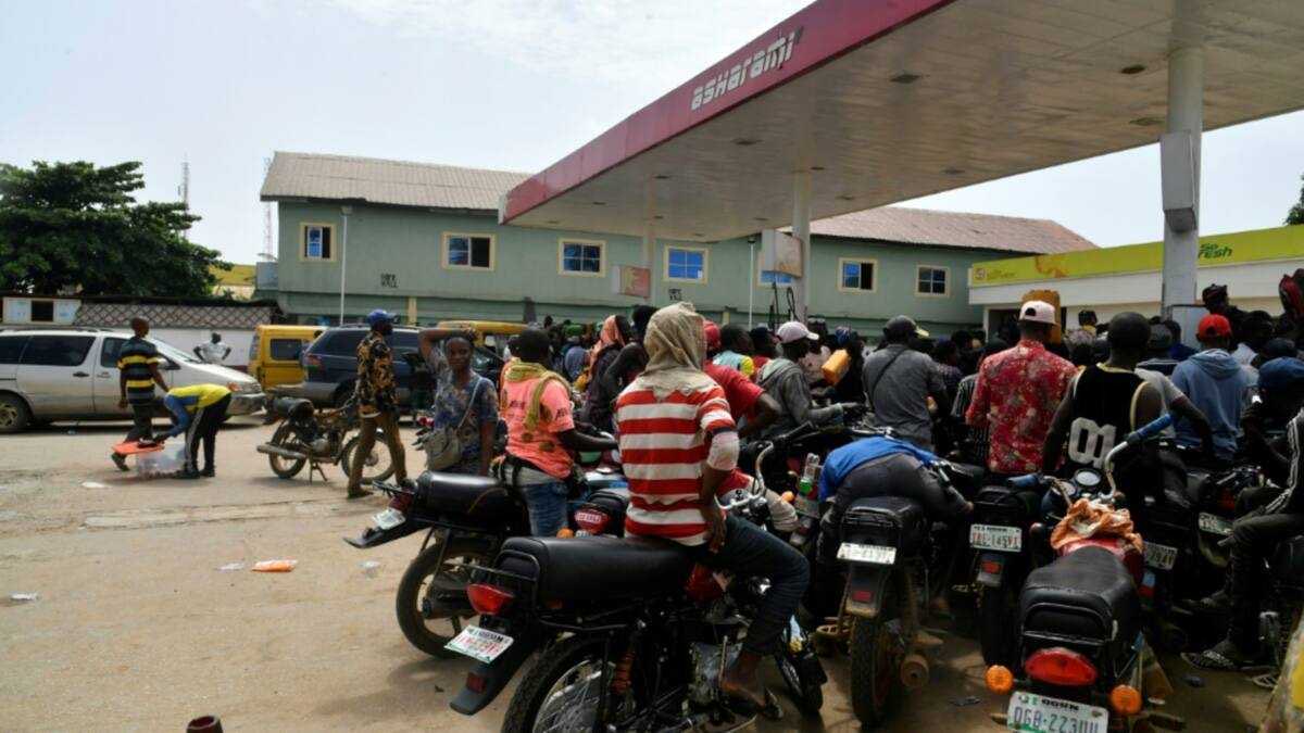 10 African countries with the highest fuel prices in March 2026

Country - Fuel price in USD - Global Rank

1.🇲🇼 Malawi – $2.859 – 2nd
2.🇨🇫 Central African Republic – $1.861 – 28th
3.🇿🇼 Zimbabwe – $1.710 – 39th
4.🇸🇳 Senegal – $1.634 – 45th
5.🇸🇱 Sierra Leone – $1.626 – 46th
6.🇸🇨