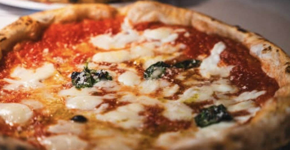 Mirror Weird News tweet media