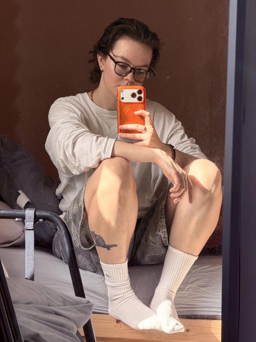 beatrice tweet media