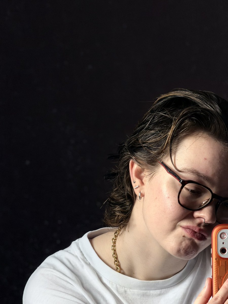 beatrice tweet media