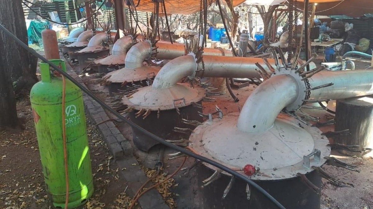 ADFmagazine's tweet photo. Analysts: "Cartels increasingly shift manufacturing production capacity to Africa."