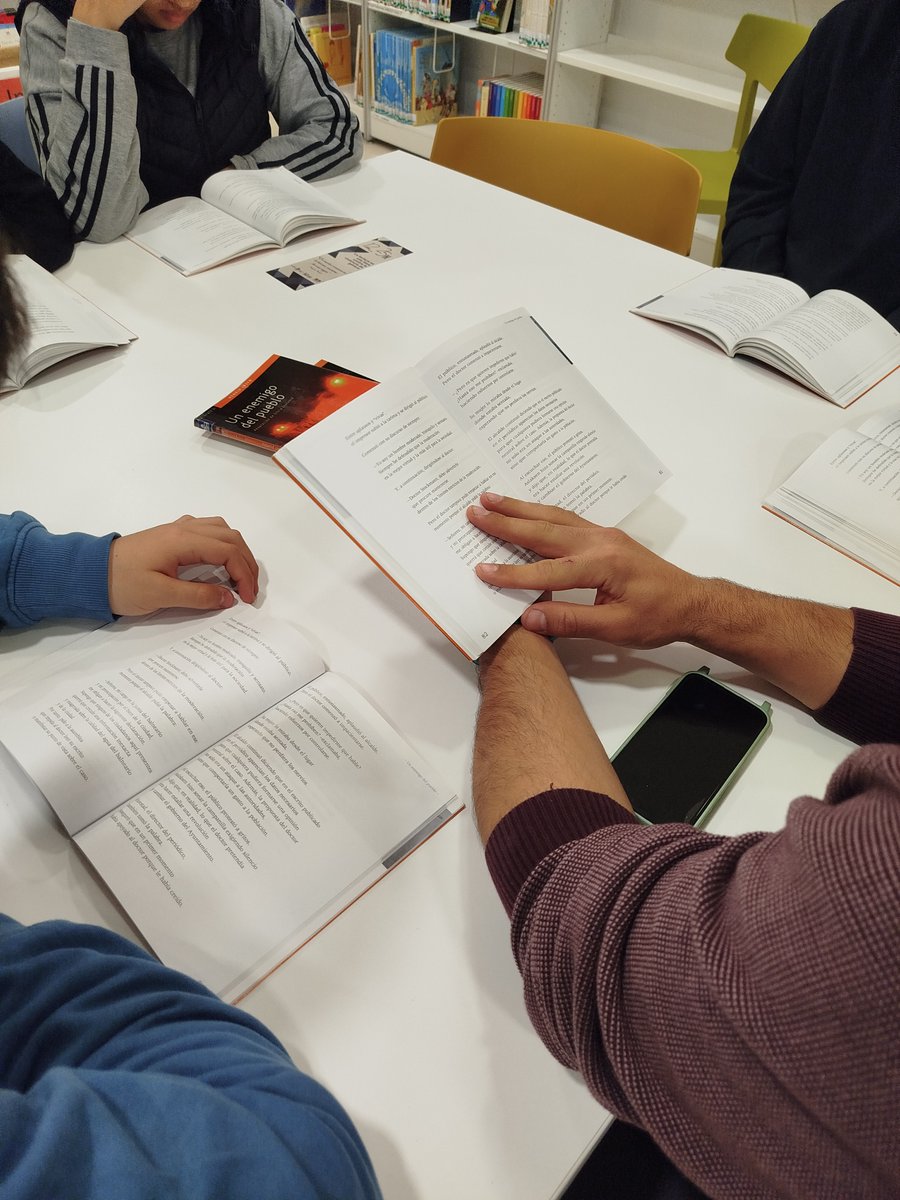 Biblioteca S. Mayor tweet media