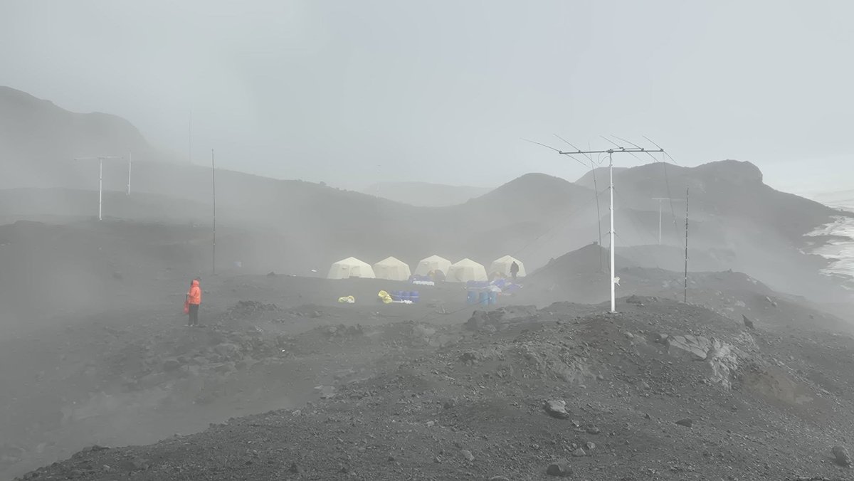 Ham Radio World tweet media