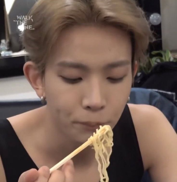 em EN⁷ tweet media