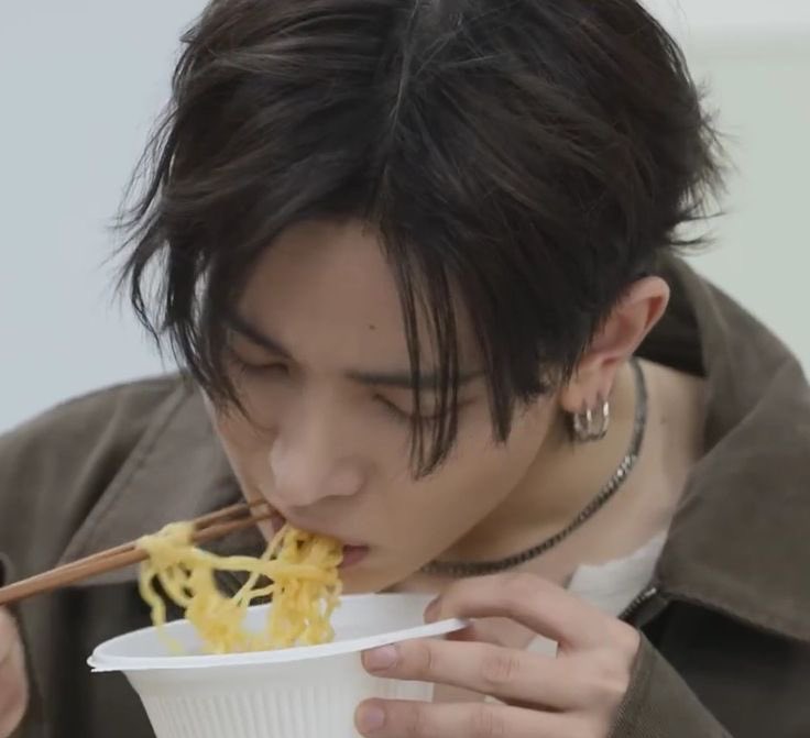 em EN⁷ tweet media