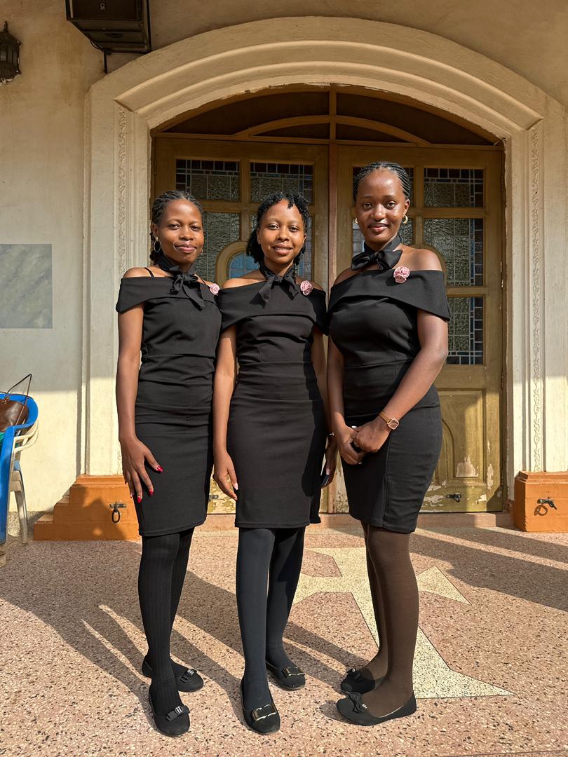 SmizeUshersUg's tweet photo. 😊 Smize Ushers had the honor of ushering at the Requiem Mass and vigil of a remarkable woman at St. Mbaga Tuzinde Church and the deceased's home in Kiwatule 🌹. Rest in peace, mama. Buried on Women's Day, a true inspiration #RIP #WomensDay #SmizeUshers #womanhero https://t.co/kpVv477FWZ